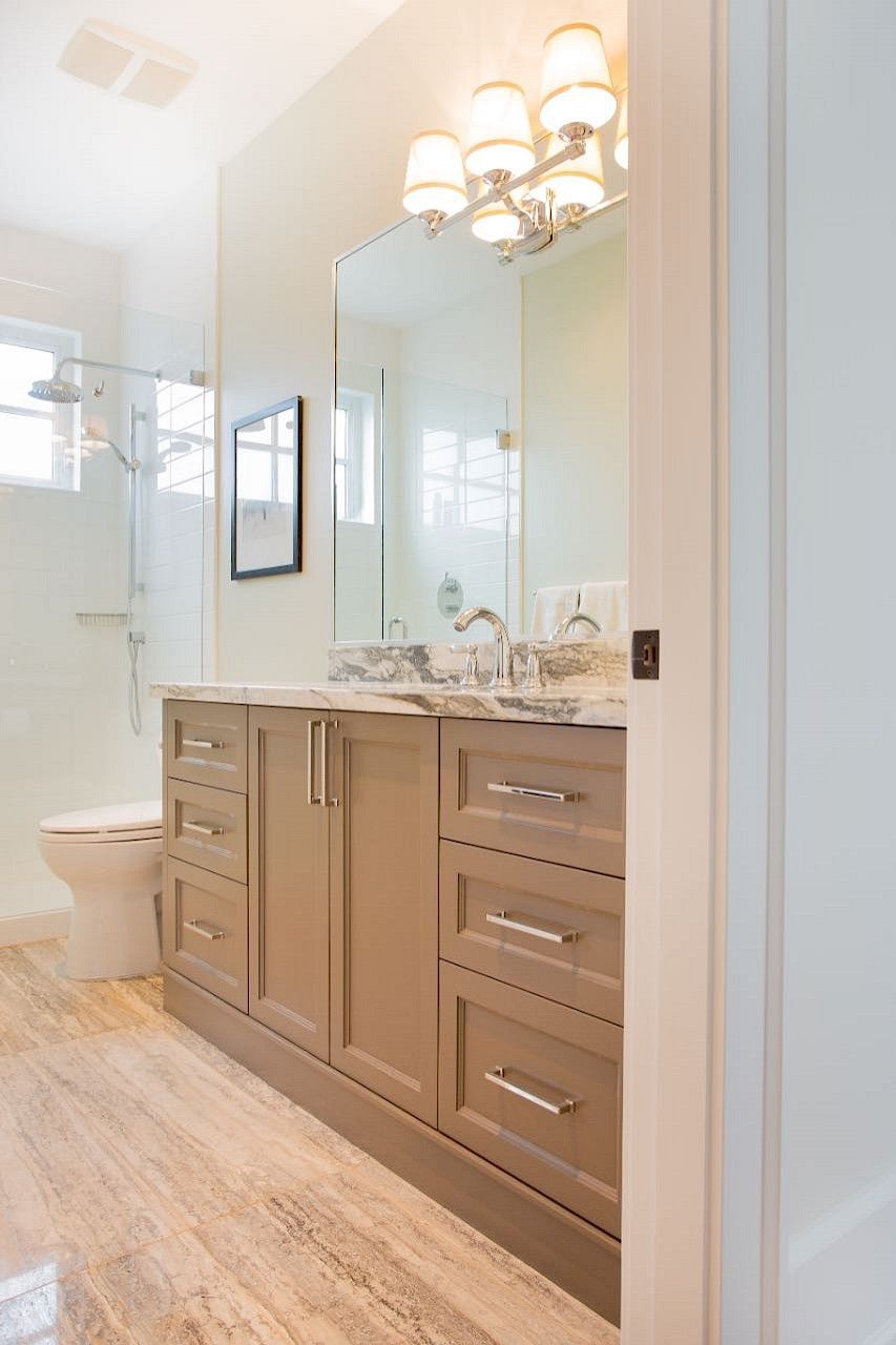 bathroom in King George Terrace home